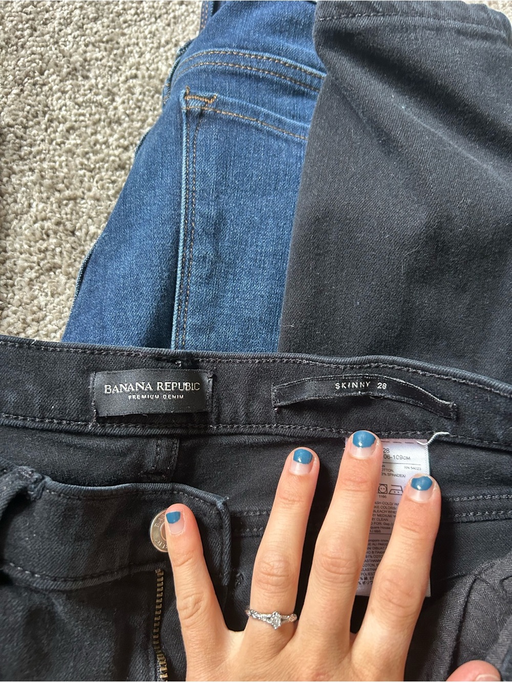 Bundle of 3 Banana Republic skinny stretch jeans/jegging back and blue - Picture 2 of 3